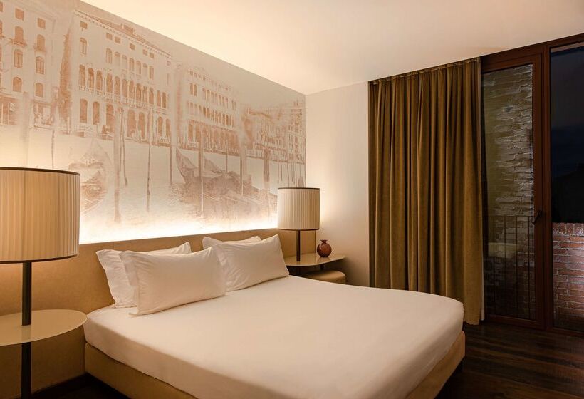 هتل Hyatt Centric Murano Venice