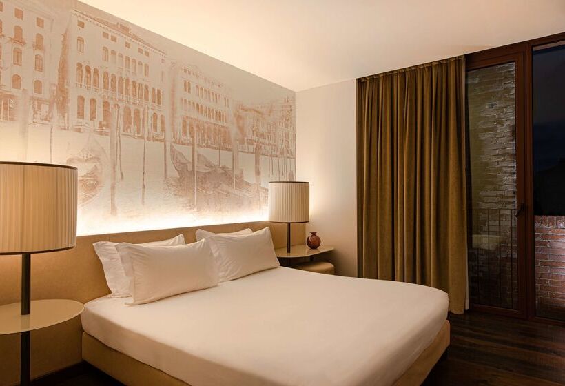 هتل Hyatt Centric Venice Murano