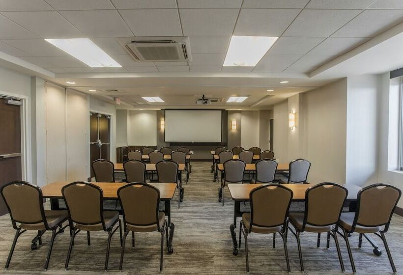هتل Hyatt Place Charlotte Downtown