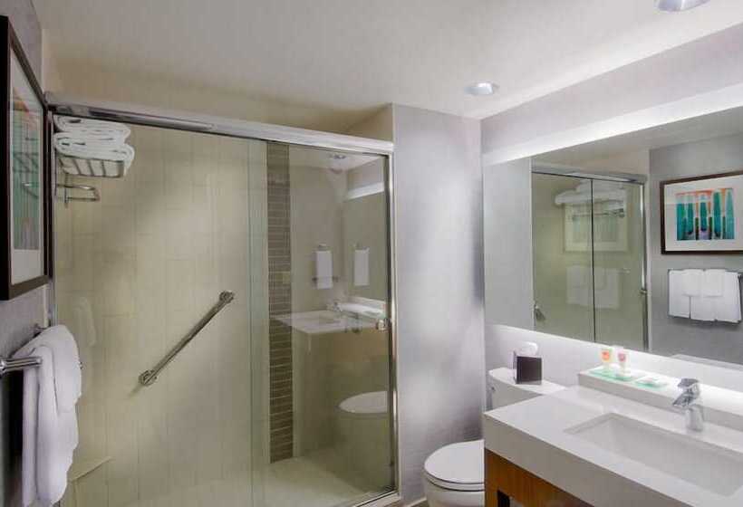 هتل Hyatt Place Charlotte Downtown
