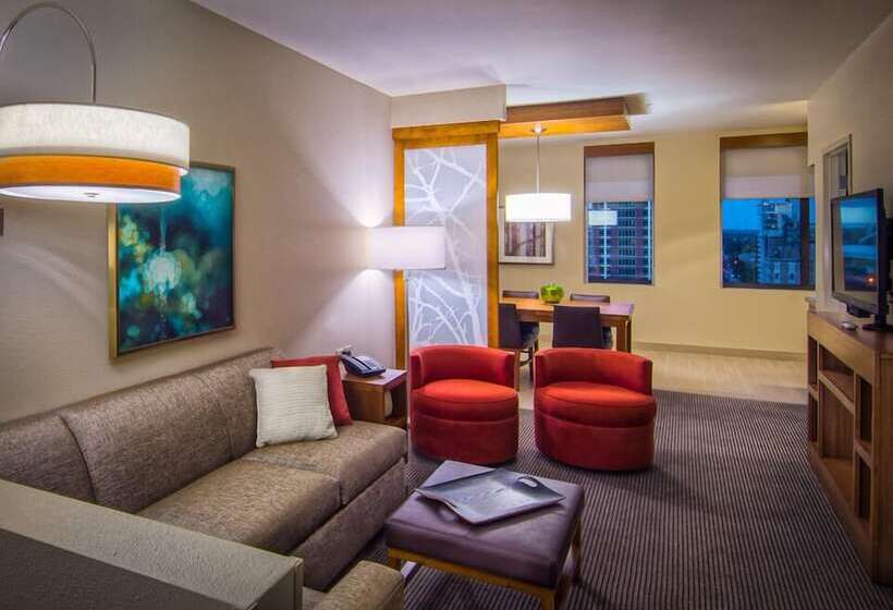 هتل Hyatt Place Charlotte Downtown