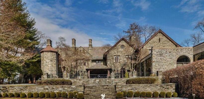 Отель Inn At Villanova University