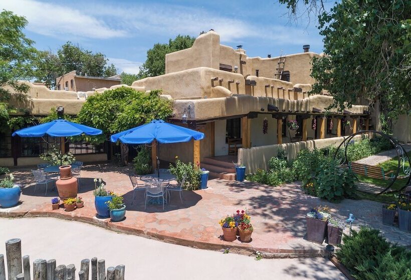 هتل Inn On La Loma Plaza