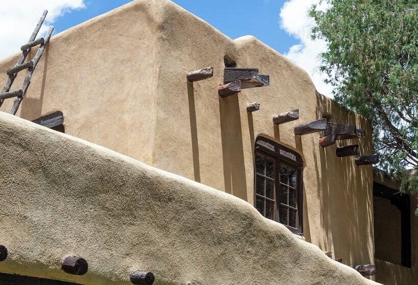 هتل Inn On La Loma Plaza