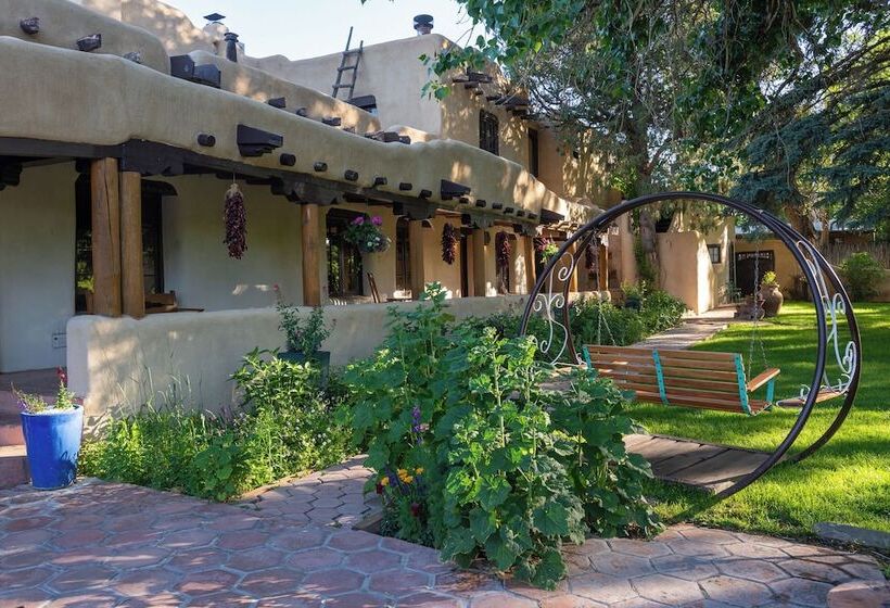 هتل Inn On La Loma Plaza