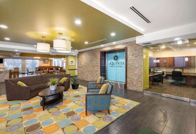 هتل La Quinta By Wyndham Houston Willowbrook