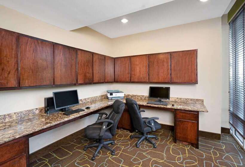هتل La Quinta By Wyndham Houston Willowbrook