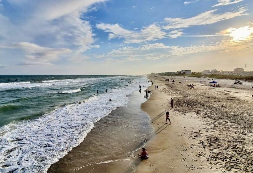 בית מלון כפרי Oceanview Inn  Emerald Isle