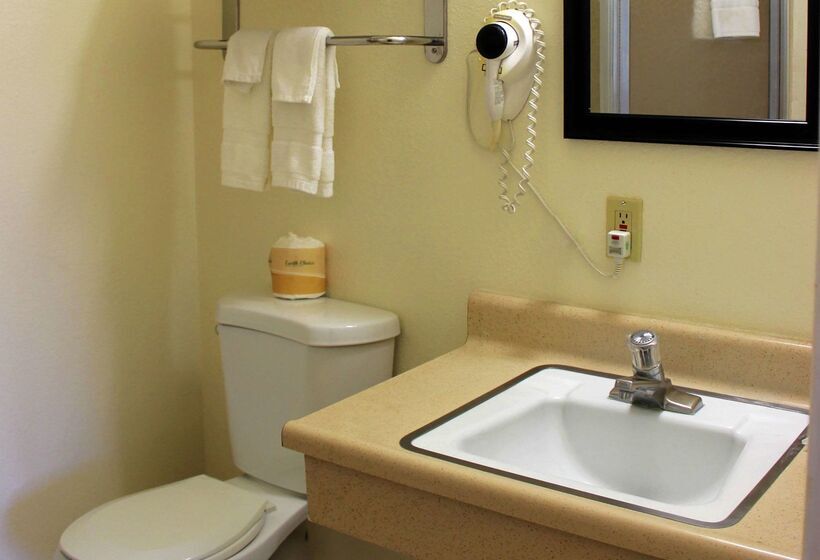 هتل Rodeway Inn Near Universitygateway To Yosemite
