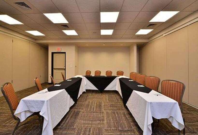 בית מלון כפרי Sleep Inn & Suites Garden City