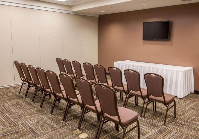 בית מלון כפרי Sleep Inn & Suites Garden City