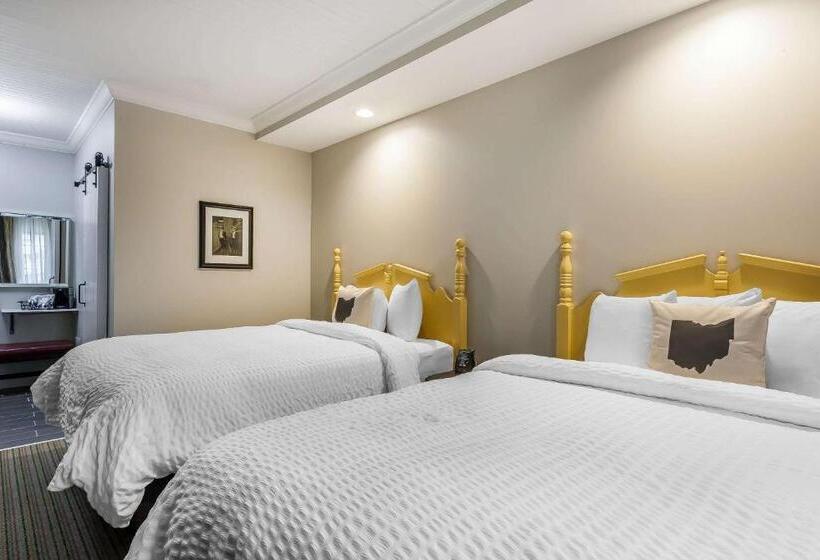 The Aurora Inn Hotel And Event Center