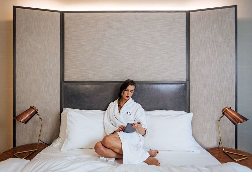 Fotos del hotel The Emblem:  35