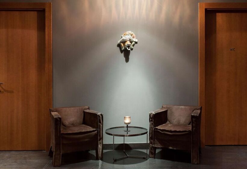 Fotos del hotel The Emblem:  25