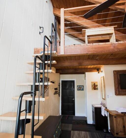 هتل The Viking Lodge   Downtown Winter Park Colorado