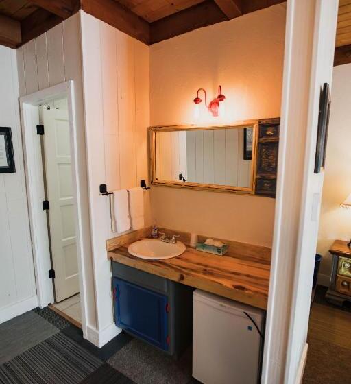 هتل The Viking Lodge   Downtown Winter Park Colorado