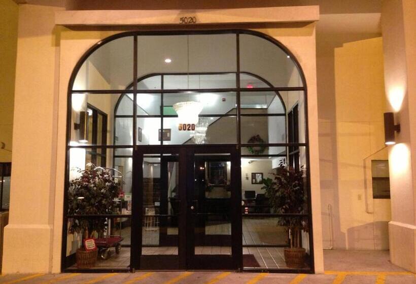 مُتل Brentwood Inn & Suites