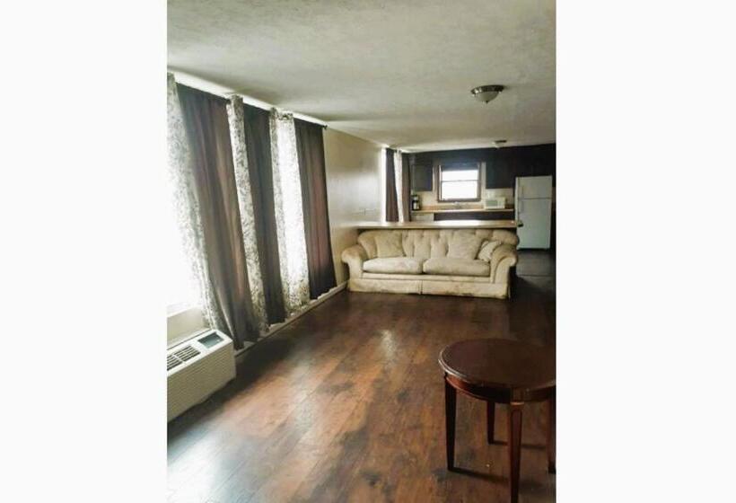 فندق على الطريق Holiday Lodge Virginia