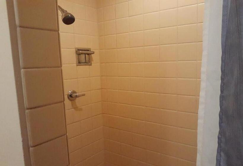 فندق على الطريق Holiday Lodge Virginia