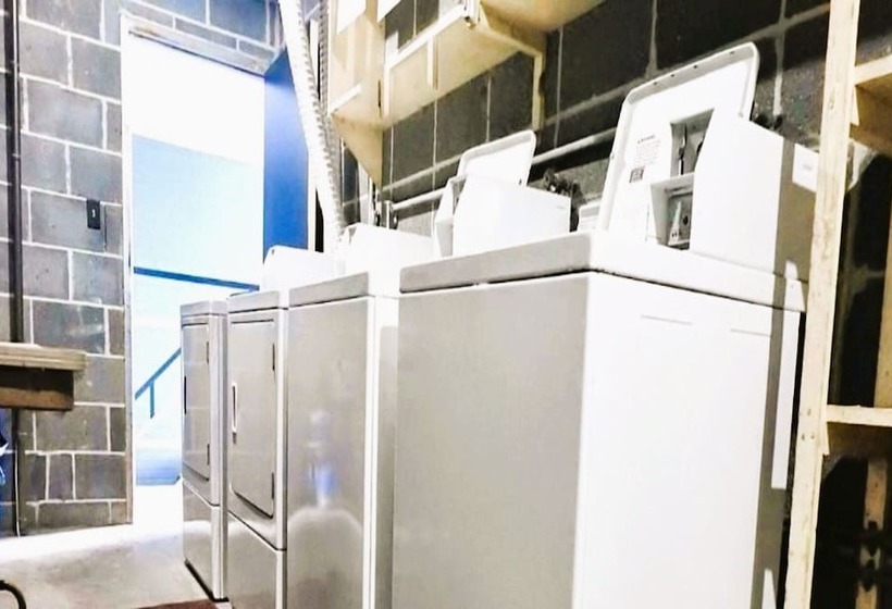 فندق على الطريق Holiday Lodge Virginia