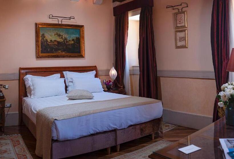 The Pucic Palace