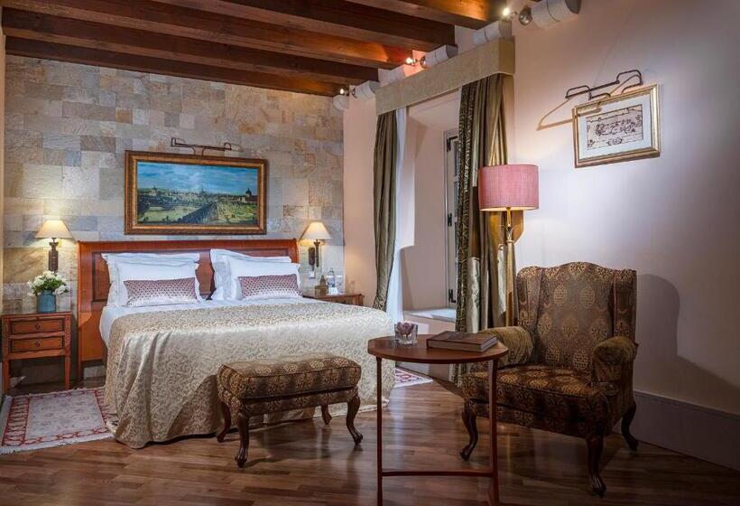The Pucic Palace