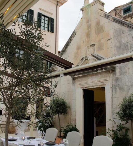 The Pucic Palace