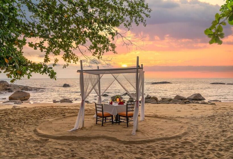 استراحتگاه Sentido Khao Lak