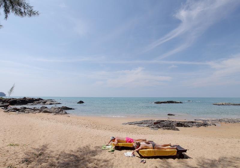 استراحتگاه Sentido Khao Lak