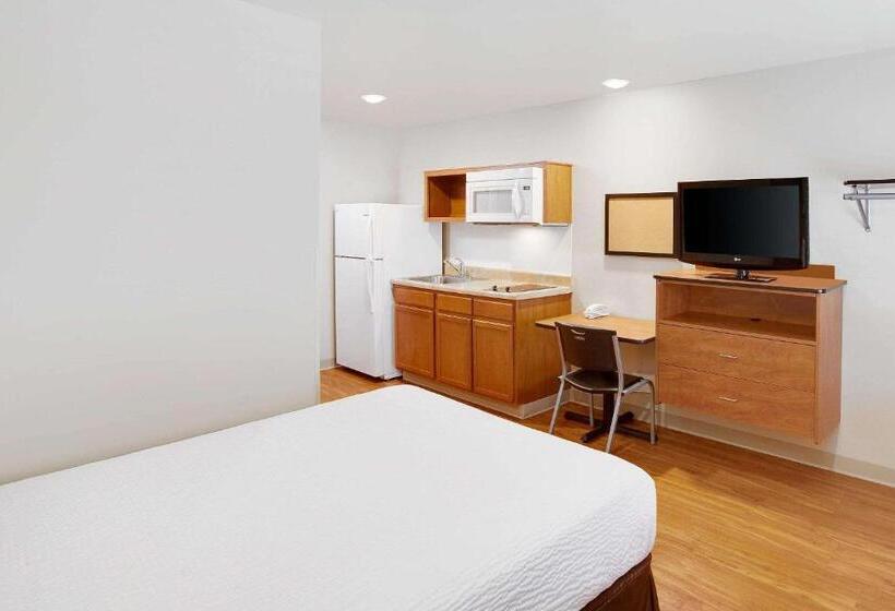 Woodspring Suites College Station