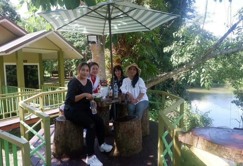 تختخواب و صبحانه Ho Kho Coffee And Cottages