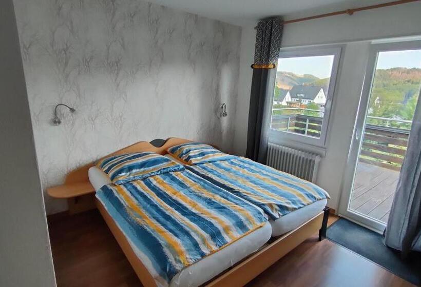 تختخواب و صبحانه Pension Sauerland