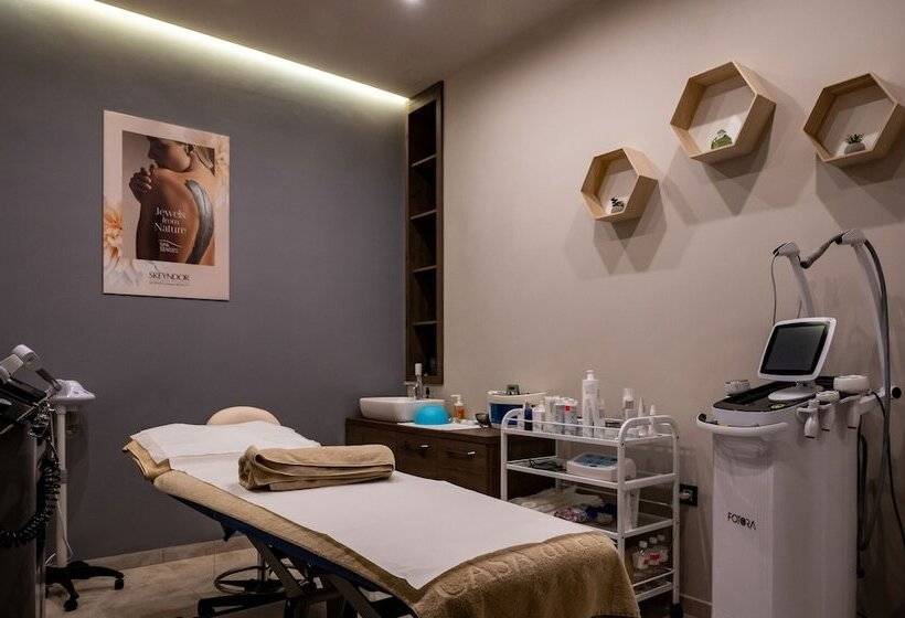 Casa Di Fiore Spa And Medical Hotel, Mineral Pools & Private Beach