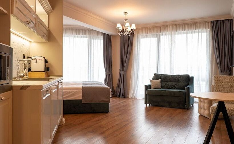 Casa Di Fiore Spa And Medical Hotel, Mineral Pools & Private Beach