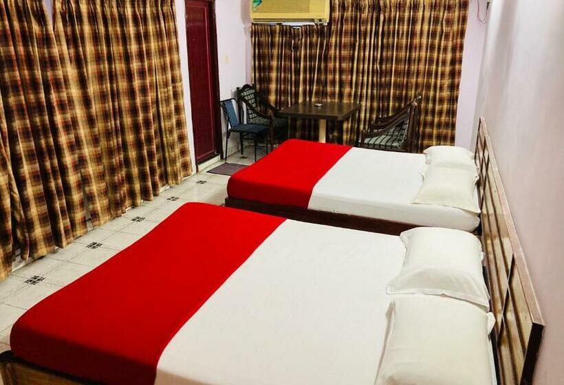 בית מלון כפרי Rathna Palace