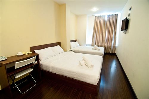 101 Lake View Hotel