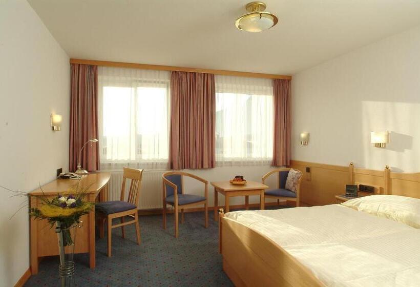 Airporthotel Salzburg   Hotel Am Salzburg Airport