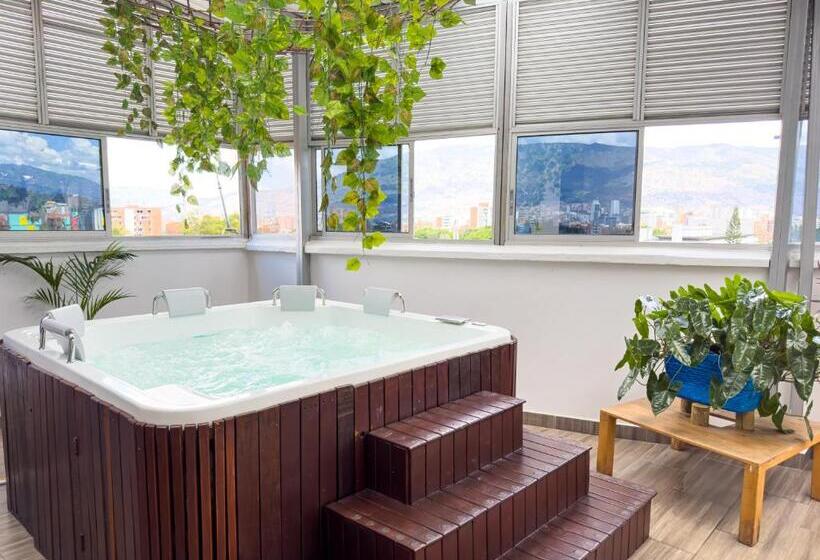 هتل Bolivariana Plaza Medellin