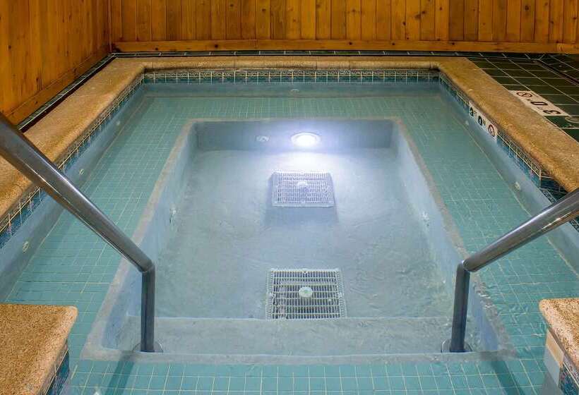 בית מלון כפרי Comfort Inn & Suites Cedar Rapids North  Collins Road