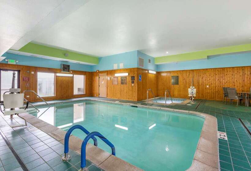 فندق Comfort Inn & Suites Cedar Rapids North  Collins Road