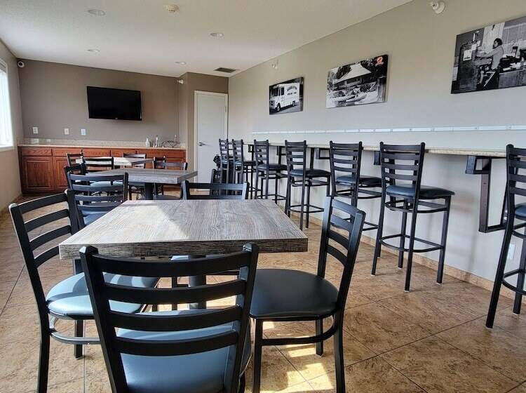 Grandstay Hotel & Suites Perham