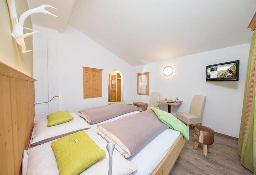 هتل Garni Landhaus Gitti