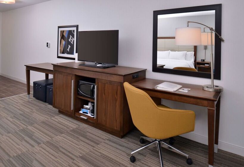 هتل Hampton Inn & Suites Ann Arbor West