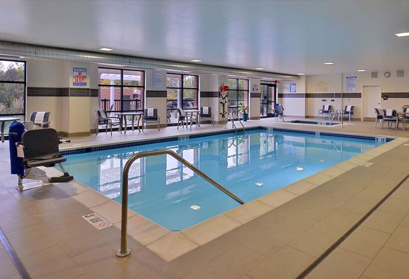 هتل Hampton Inn & Suites Ann Arbor West