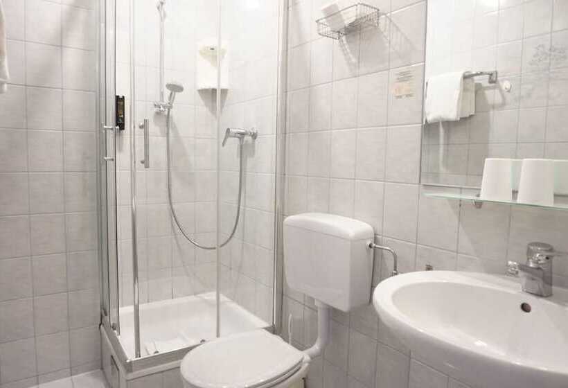 Fotos del hotel Pension Lumes:  10