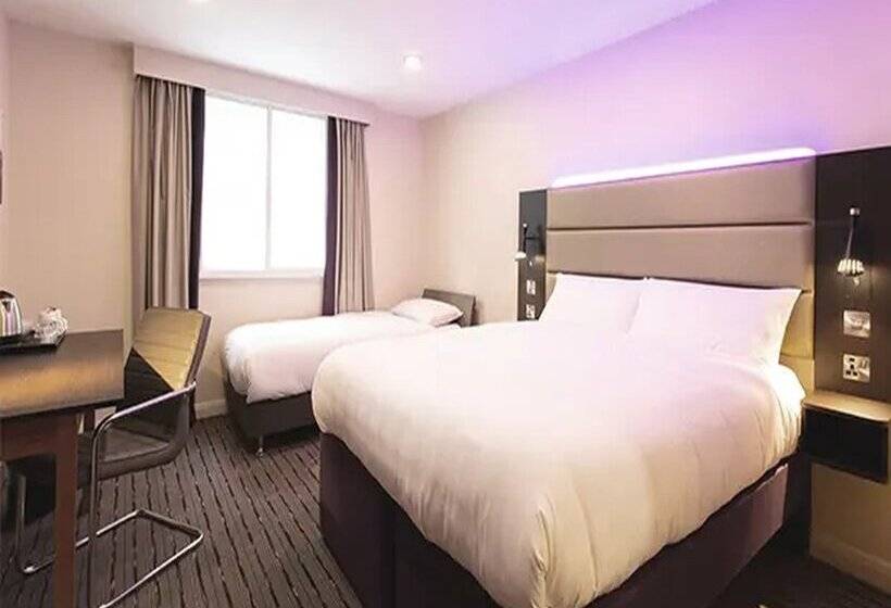 Fotos del hotel Premier Inn London City - Old Street:  3