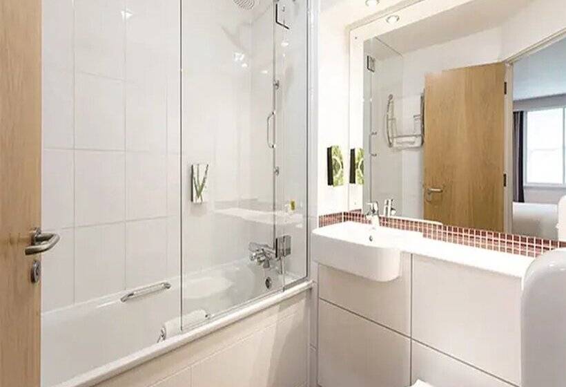 Fotos del hotel Premier Inn London City - Old Street:  7