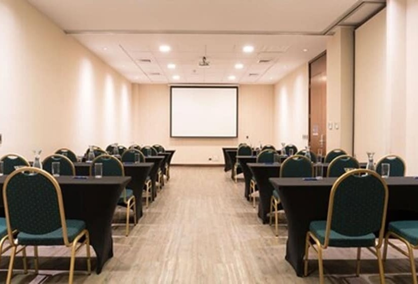 هتل Abba Presidente Suites Santiago
