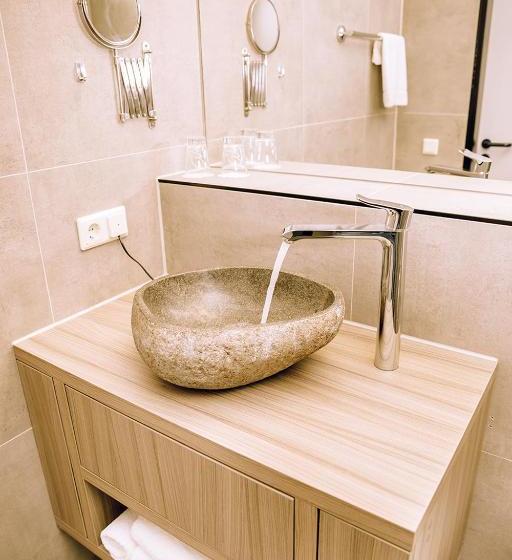 בית מלון כפרי Bernstein Salzlandcenter