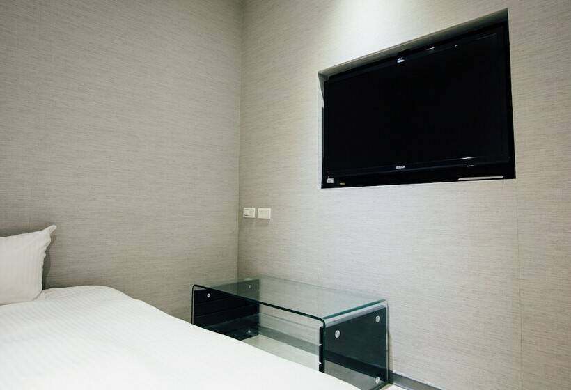 هتل Chingjing Inn